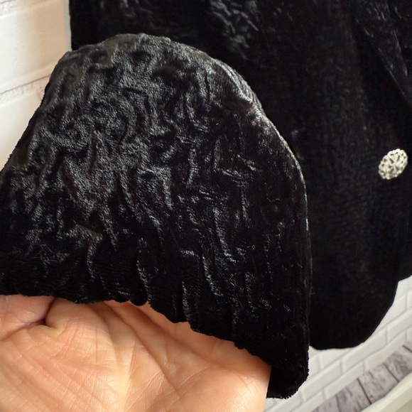 Chico's Black Velvet Blazer with Notched Lapel/size 1 - Picture 5 of 10